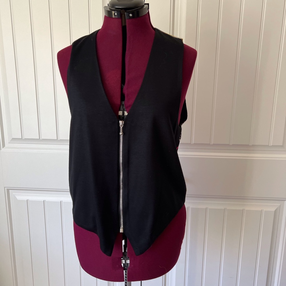 Black Sleeveless Zip-Up Vest